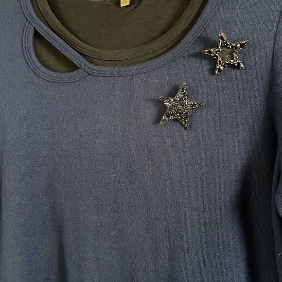 TIE Back Split top Cut Put Neck Top 2 embellished removable accent stars  NWT - Picture 13 of 14